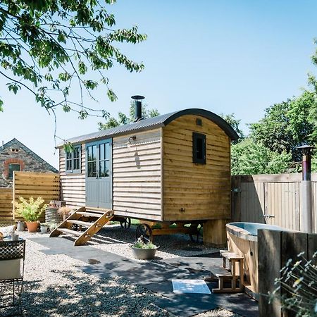 Boutique Cornish Shepherd'S Hut With Hot Tub لاونسستون المظهر الخارجي الصورة