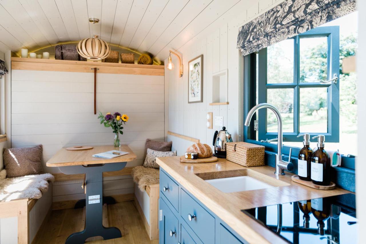 Boutique Cornish Shepherd'S Hut With Hot Tub لاونسستون المظهر الخارجي الصورة